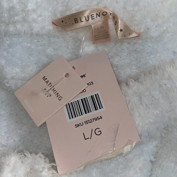 White fluffy leggings - Picture 2 of 2